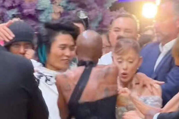 «Я не собираюсь повторять подобные действия»: сингапурские власти выслали из страны блогера, схватившего Ариану Гранде