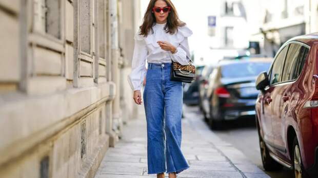 Как выглядеть моложе: модная одежда на осень для женщин 40+