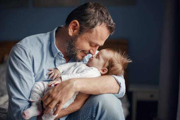 RT: в России каждый второй мужчина готов уйти в декрет вместо жены