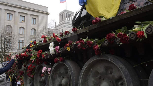 Война уже в Европе: Тайная цель провокации с подбитым русским танком в Берлине Война уже в Европе: Тайная цель провокации с подбитым русским танком в Берлине
