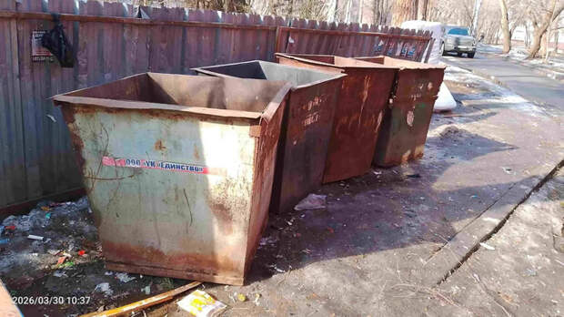 "Вывозится регулярно". Регоператор ответил на жалобы жителей Бийска о скоплении мусора