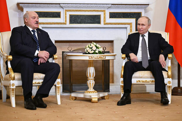 Лукашенко назвал парад Победы на Красной площади в Москве уникальным и мощным