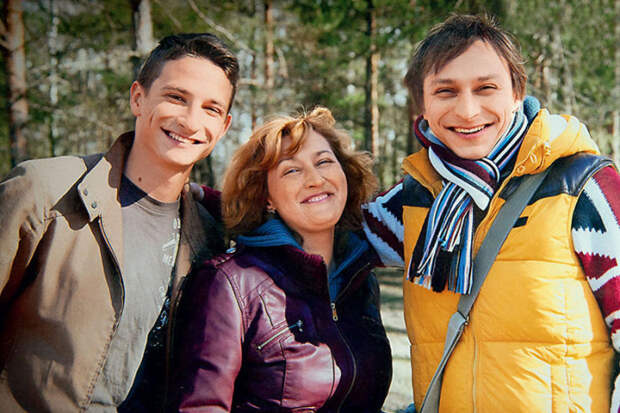 Наталья Иосифова с сыновьями Андреем и Антоном. / Фото: www.7days.ru
