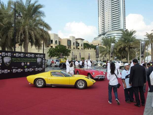 Emirates Classic Carshow 2011 в Дубае (95 фото)
