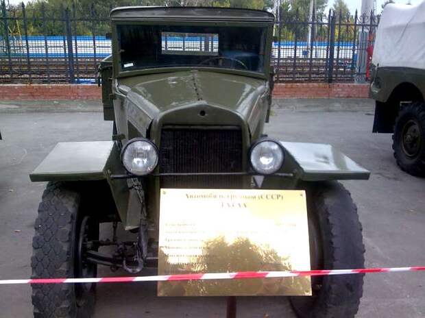 Выставка ретро-автомобилей в Новосибирске. Выставка ретро-автомобилей в Новосибирске.