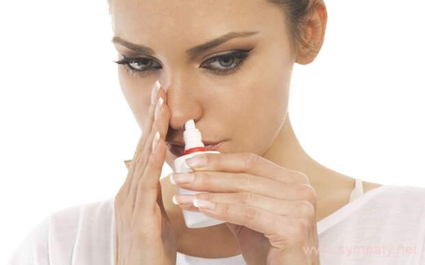 При хроническом насморке эффективно промывать нос солевым раствором