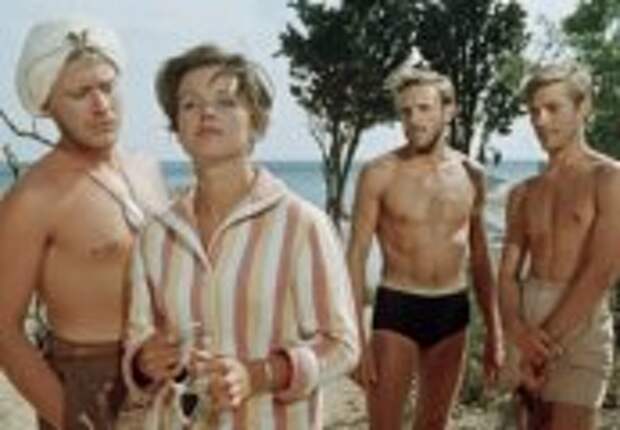 Кино: Актеры заводили романы, употребляли алкоголь и попадали в милицию: секреты съемок романтической комедии «Три плюс два»