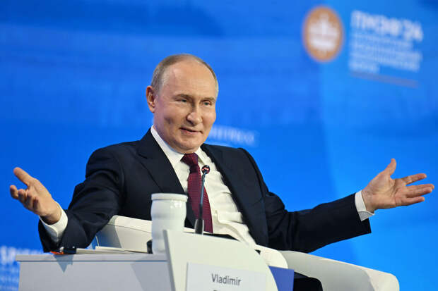 Путин поздравил Рамафосу с переизбранием на пост президента ЮАР