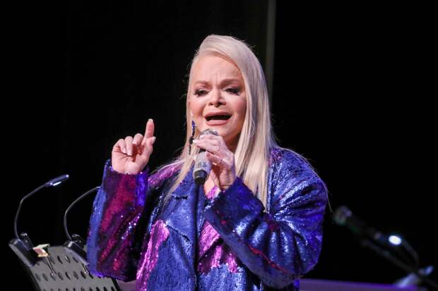 Директор Долиной объяснил отмену ее концертов в российских городах