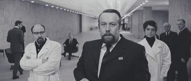 АЛЕКСАНДР МИШАРИН В ФИЛЬМЕ "СОЛЯРИС" АЛЕКСАНДР МИШАРИН В ФИЛЬМЕ "СОЛЯРИС"