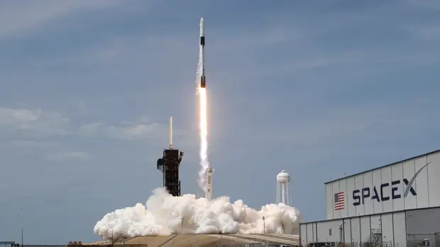 Эксперт рассказал о российских комплектующих в корабле Crew Dragon