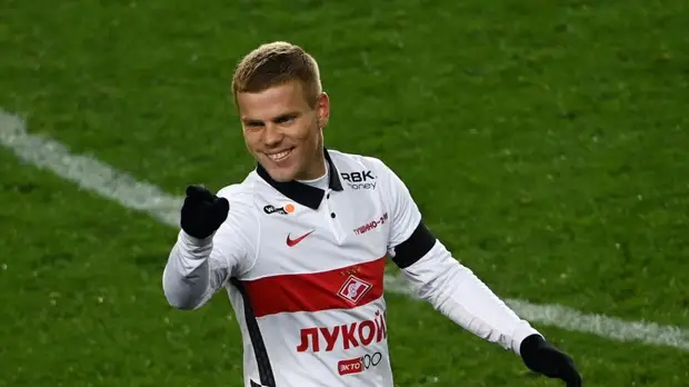 Футболка Кокорина, в которой он забил свой первый гол за «Спартак», продана на аукционе за 200 тысяч рублей