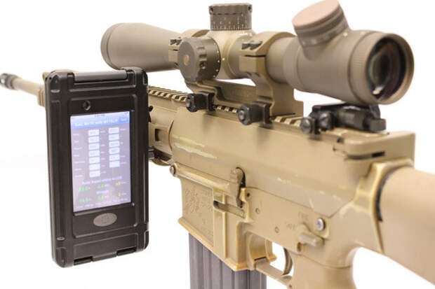 Снайперская винтовка Knights SR-M110 SASS оснащена компьютером для баллистический рассчетов с сенсорным дисплеем
