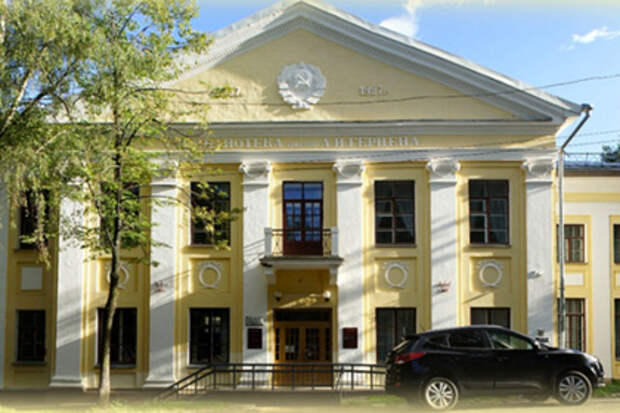 В кировской библиотеке закроют «Американский уголок» В кировской библиотеке закроют «Американский уголок»