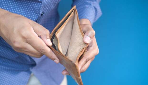 Почему мы тратим все деньги до зарплаты: психология финансовой дисциплины