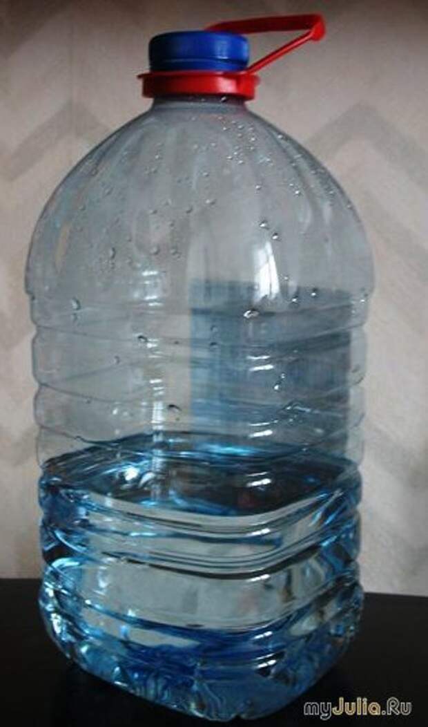 емкость для мелочей из пластикового бутыля