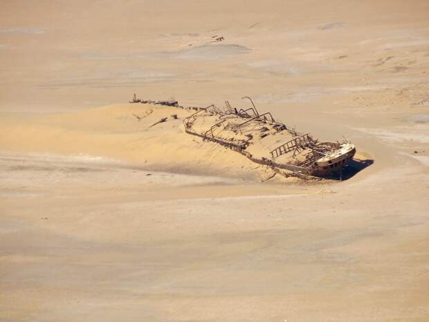 desertship02 Самый знаменитый корабль в пустыне