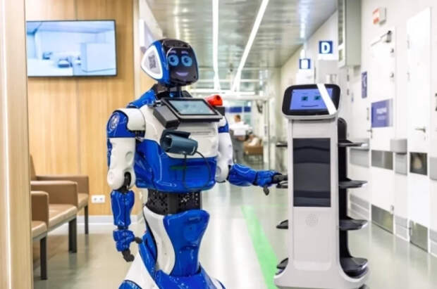 Собянин рассказал о роботах, которые трудятся в городских больницах