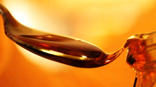 Honey can be as golden as the sun or as dark as molasses. Researchers have identified over 100 different flavors in it, too, some more savory or stinky than others. Honey can be as golden as the sun or as dark as molasses. Researchers have identified over 100 different flavors in it, too, some more savory or stinky than others.