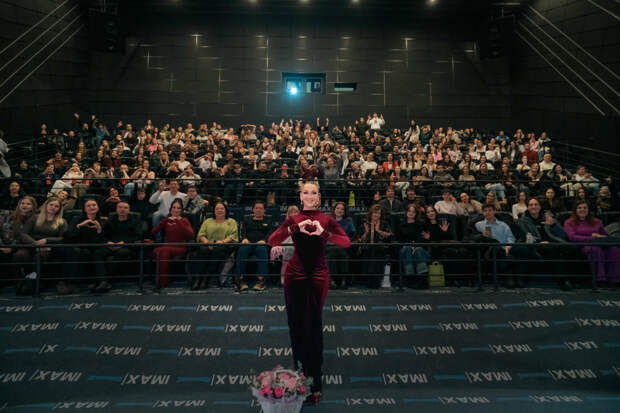 «Со мной комфортно работать»: Бузова рассказала о сложностях дебютных съемок в кино