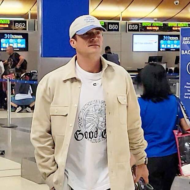 Внешний вид 48-летнего Орландо Блума на прогулке раскритиковали в сети