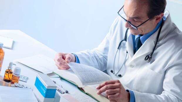 В РФ отменены обязательные клинические рекомендации для врачей