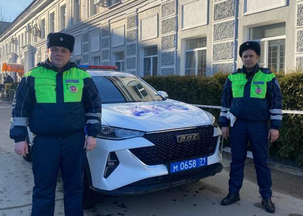 В Новомосковске сотрудники Госавтоинспекции задержали юношу, который в нетрезвом виде и без водительских прав управлял угнанным авто
