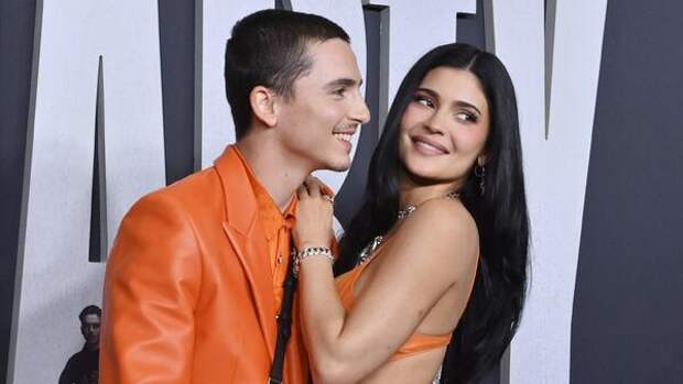 Публично обещал жениться: Тимоти Шаламе не сумел уклониться от вопроса о будущем своих отношений с Дженнер