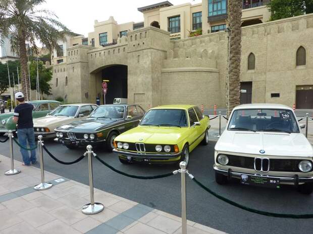 Emirates Classic Carshow 2011 в Дубае (95 фото)