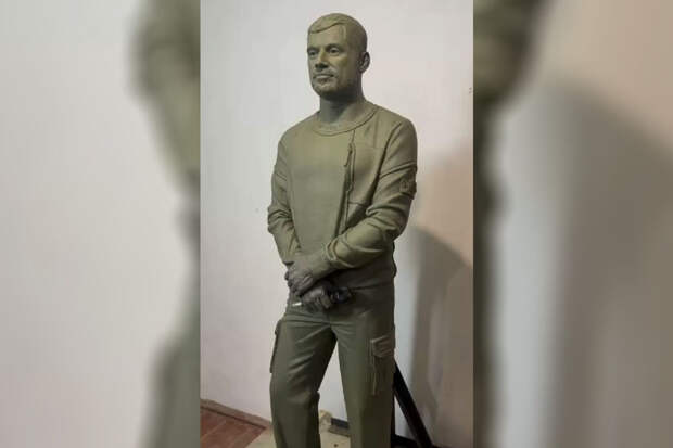 Бывшая жена Паши Техника Карицкая опубликовала кадры исправленной версии памятника