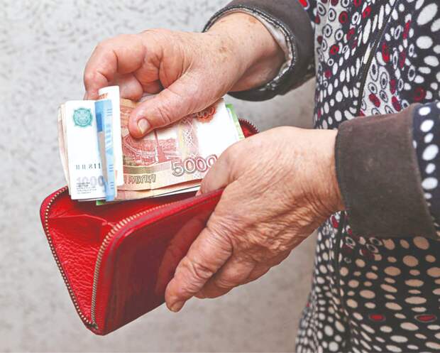 Более 63 тысяч пенсионеров старше 80 лет получают повышенную пенсию в Крыму