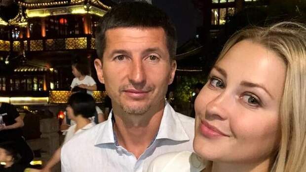 Жена больного Алдонина показала, как он отметил день рождения за границей