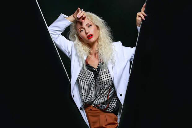 Юристка Екатерина Гордон заявила, что боится падения в лифте