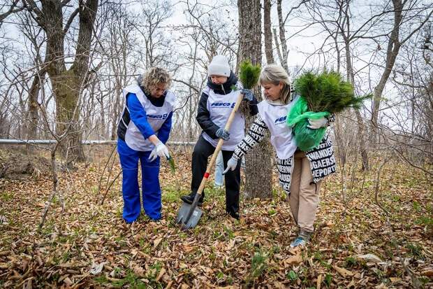 FESCO присоединилась к акции «Сад памяти» во Владивостоке