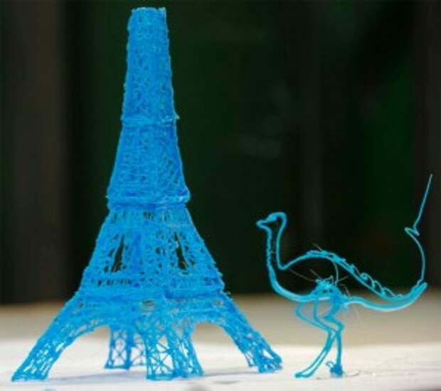 3d pen 1 300x267 Первая в мире 3D ручка, при помощи которой можно рисовать скульптуры 