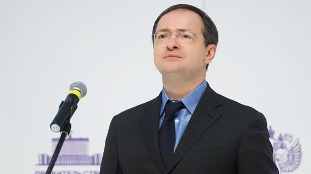 Мединский призвал усилить меры для борьбы с «машиной Голливуда»