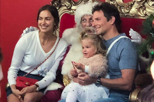 Ирина Шейк и Брэдли Купер познакомили дочь Лею с Санта-Клаусом
