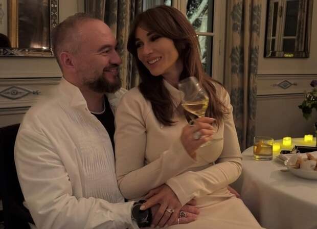 «Вы нас скоро возненавидите»: Анфиса Чехова поделилась фото с мужем