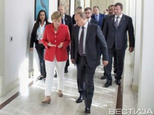 Меркель потребовала у Путина разъяснений Меркель потребовала у Путина разъяснений