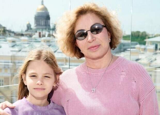 Дочь Тимати оказалась на инвалидном кресле — бабушка раскрыла подробности