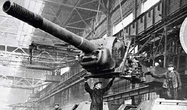 В СССР львиная доля бюджета выделялась на оборонную промышленность / Фото: vpk.name
