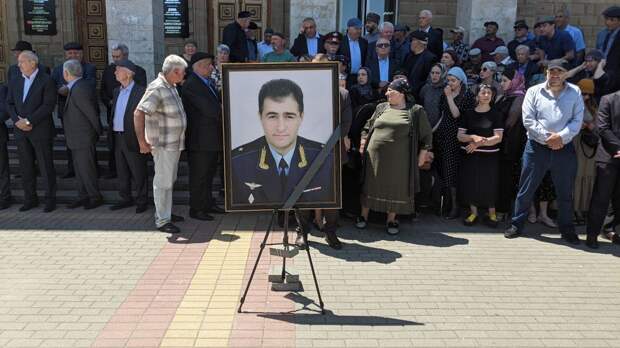 Нельзя забывать героев: жители Карачаевска поддержали переименование городской площади в честь пилота Боташева