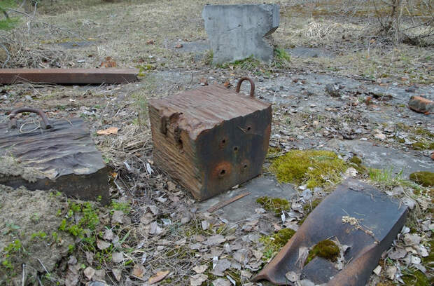 Поехали за грибами, а нашли следы применения неведомого по мощности оружия. drive2, не мое, оффроуд, путешествия, Сталкинг, длиннопост