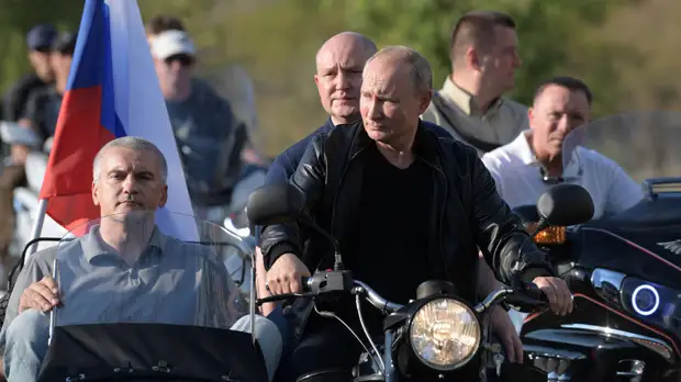 В Совфеде осудили реакцию посольства США на визит Путина в Крым