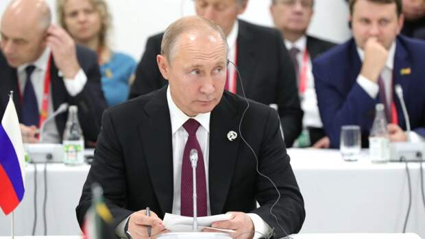 Песков ответил на заявление Туска об авторитаризме