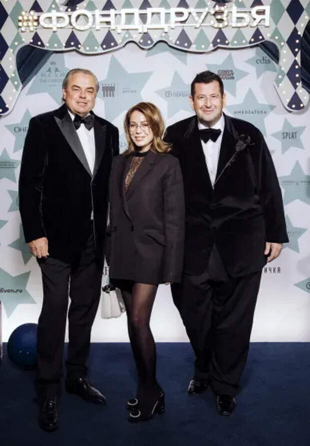 Олег Шелягов, Кристина Потупчик, Ян Яновский