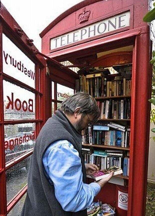 Хорошая идея. Уличная библиотека, где люди обмениваются книгами. прикол, смешно, юмор