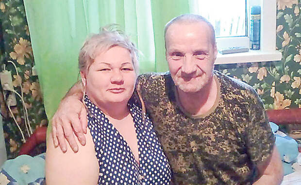 Женщина усыновила 10 бабушек и дедушек, чтобы заботиться о них