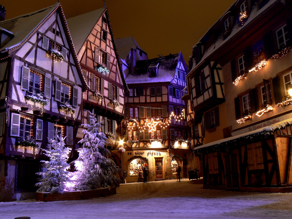 Colmar sous la neige...by night - MEILLEURS VOEUX 2011...BEST WISHES  (1)