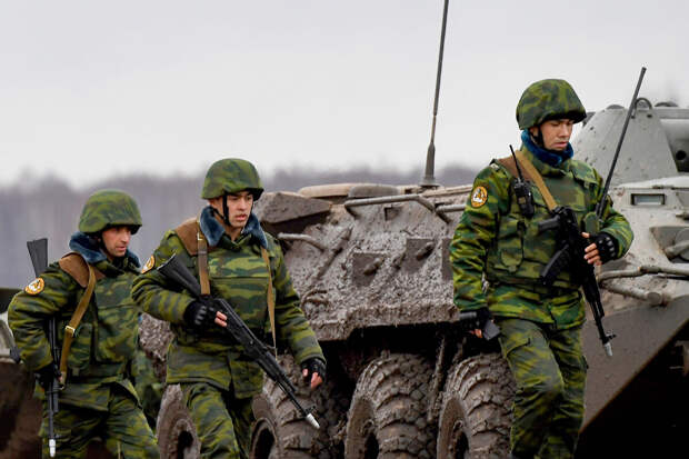 Трех наркоконтрабандистов из Афганистана уничтожили на границе с Таджикистаном